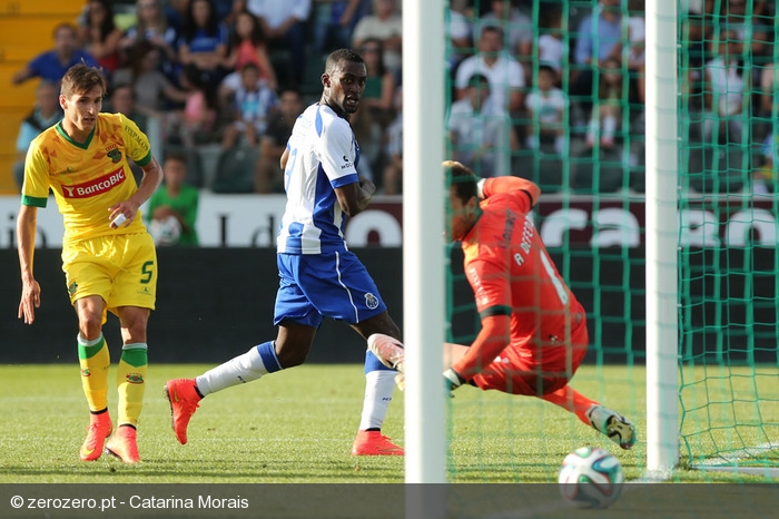 211661_galeria_p_ferreira_v_fc_porto_primeira_liga_j2_2014_15.jpg