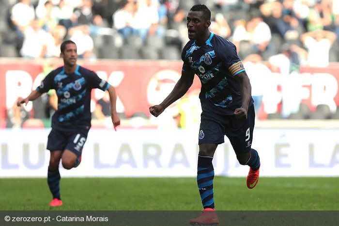215287_galeria_vitoria_sc_v_fc_porto_primeira_liga_j4_2014_15.jpg