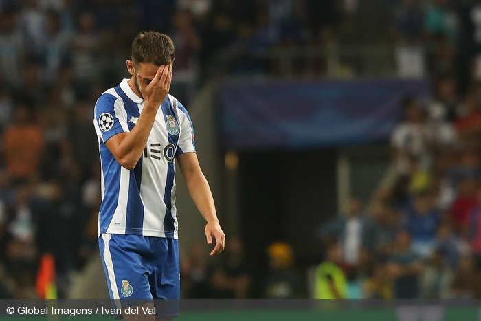 352265_galeria_fc_porto_x_roma_liga_dos_campeoes_qual_2016_17_play_off_1_mao.jpg